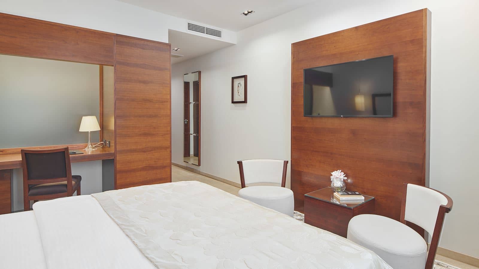 rooms-superior-room-cityview