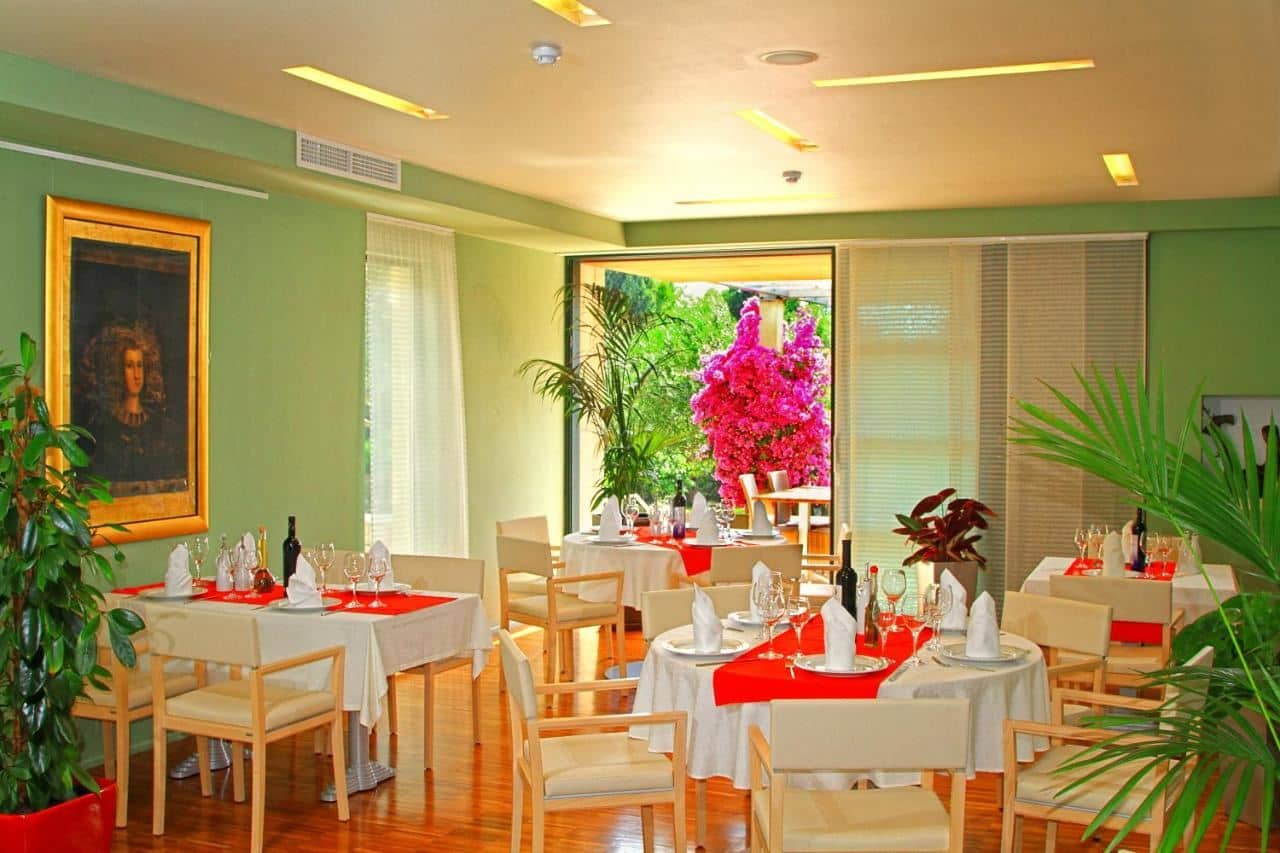 restaurants-restaurants