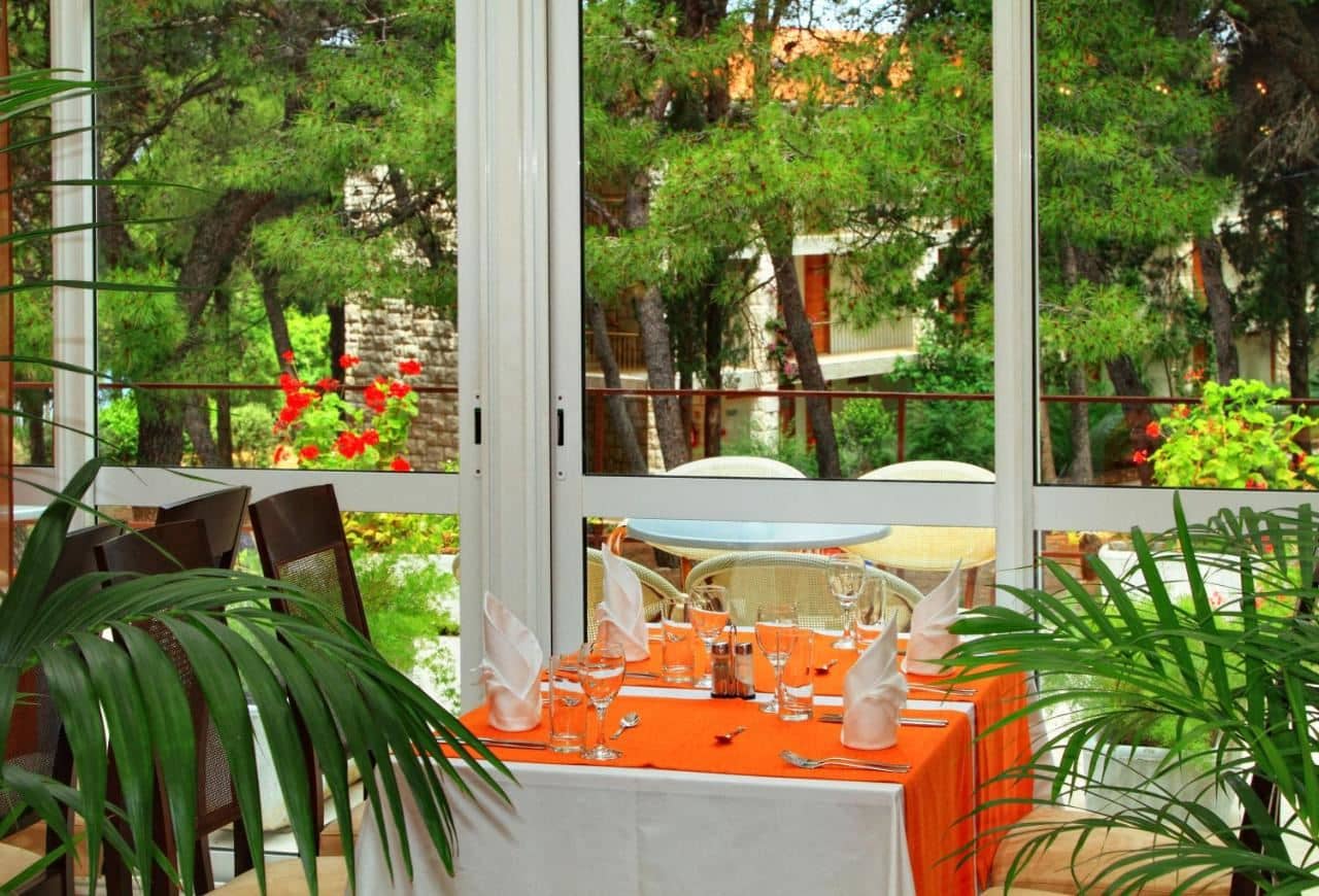 restaurants-restaurants