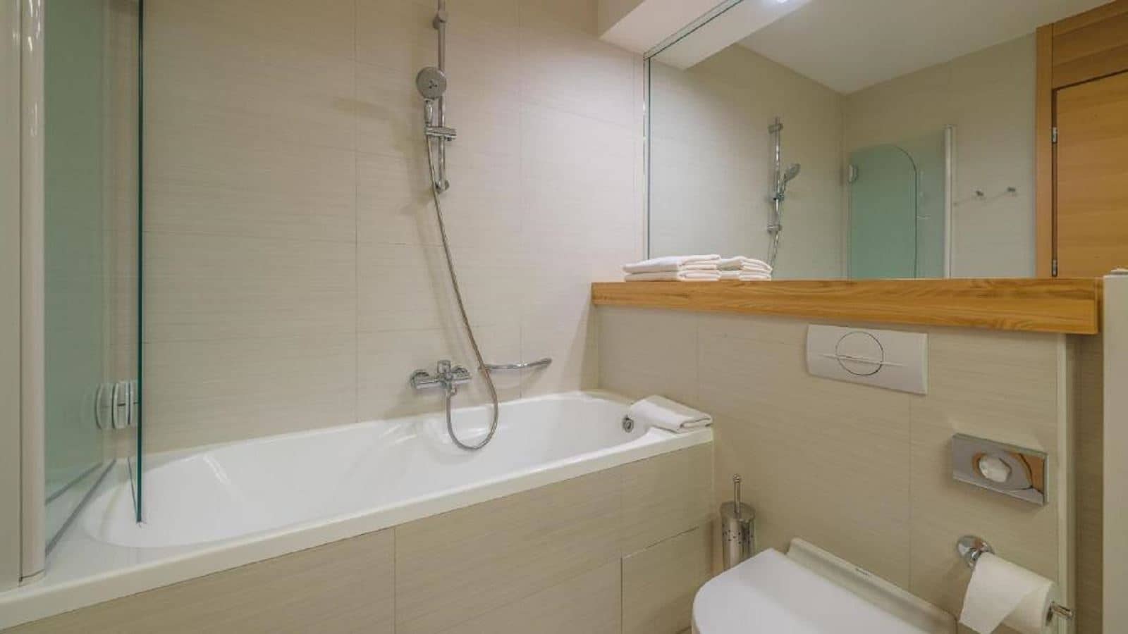 rooms-twin-superior-room-balcony