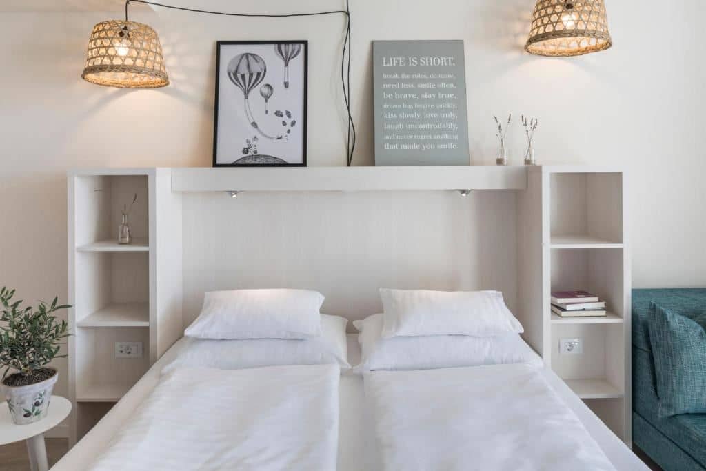 rooms-comfort-room-balcony