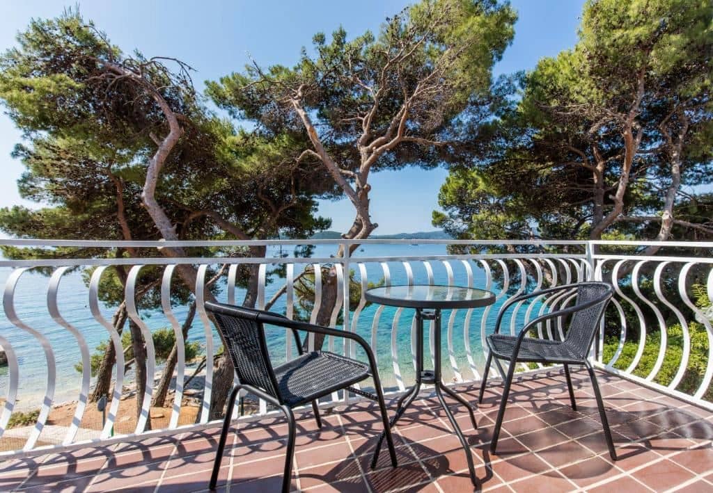 rooms-double-room-seaside-terrace