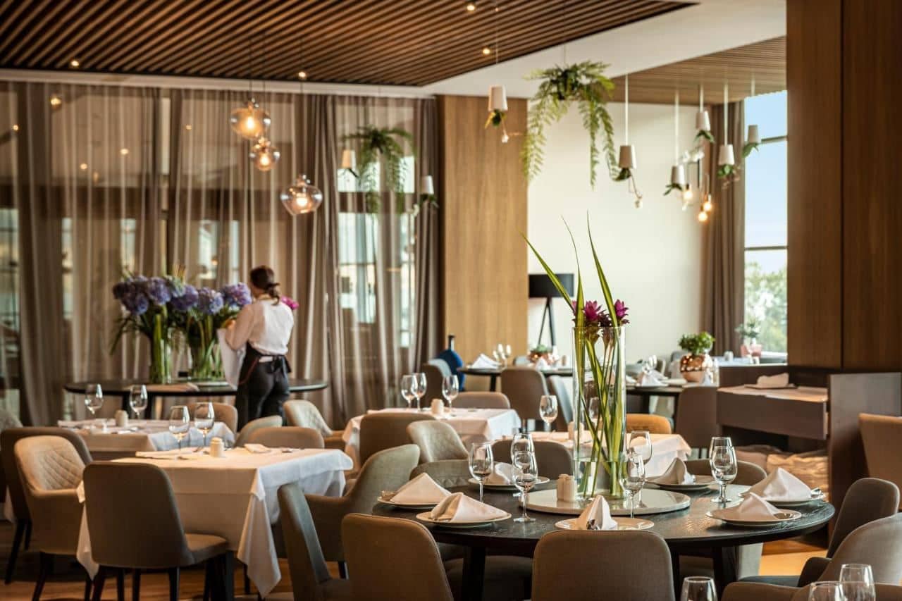 restaurants-restaurants