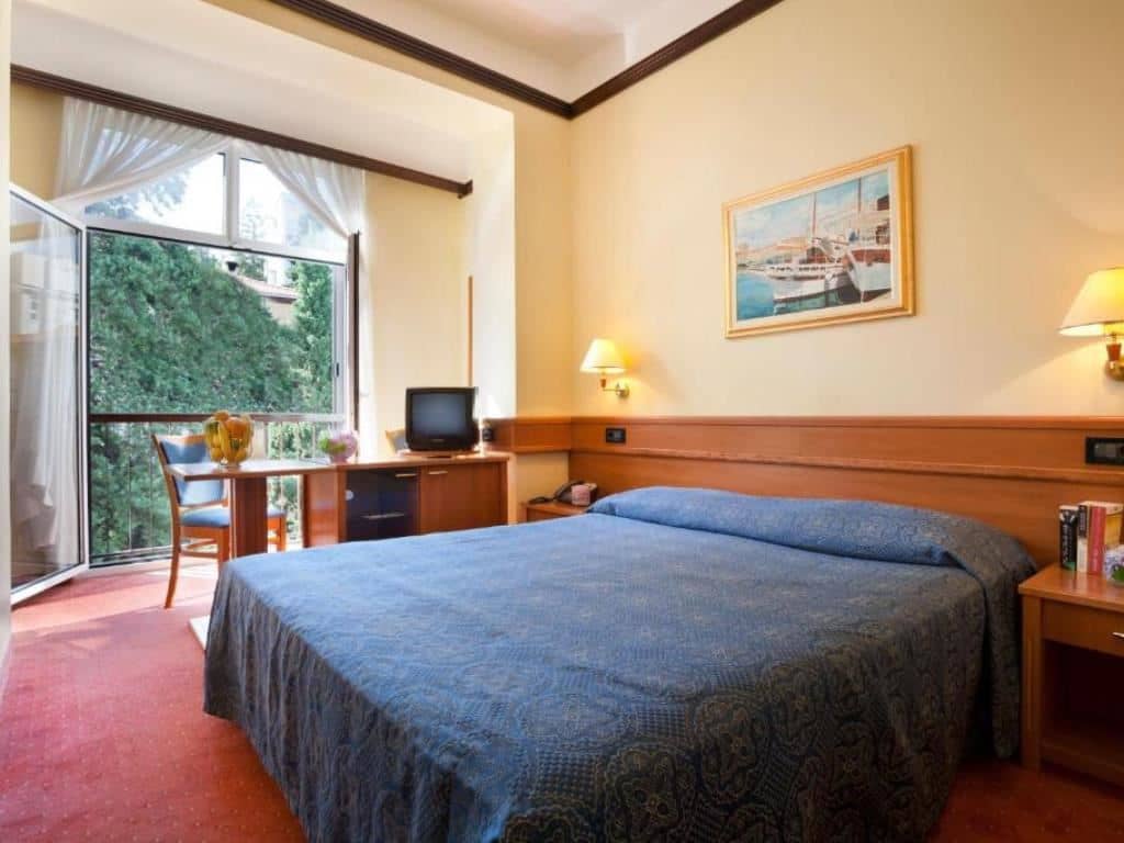 rooms-standard-room
