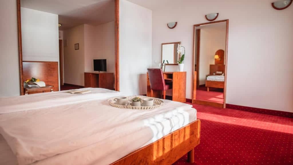 rooms-standard-room