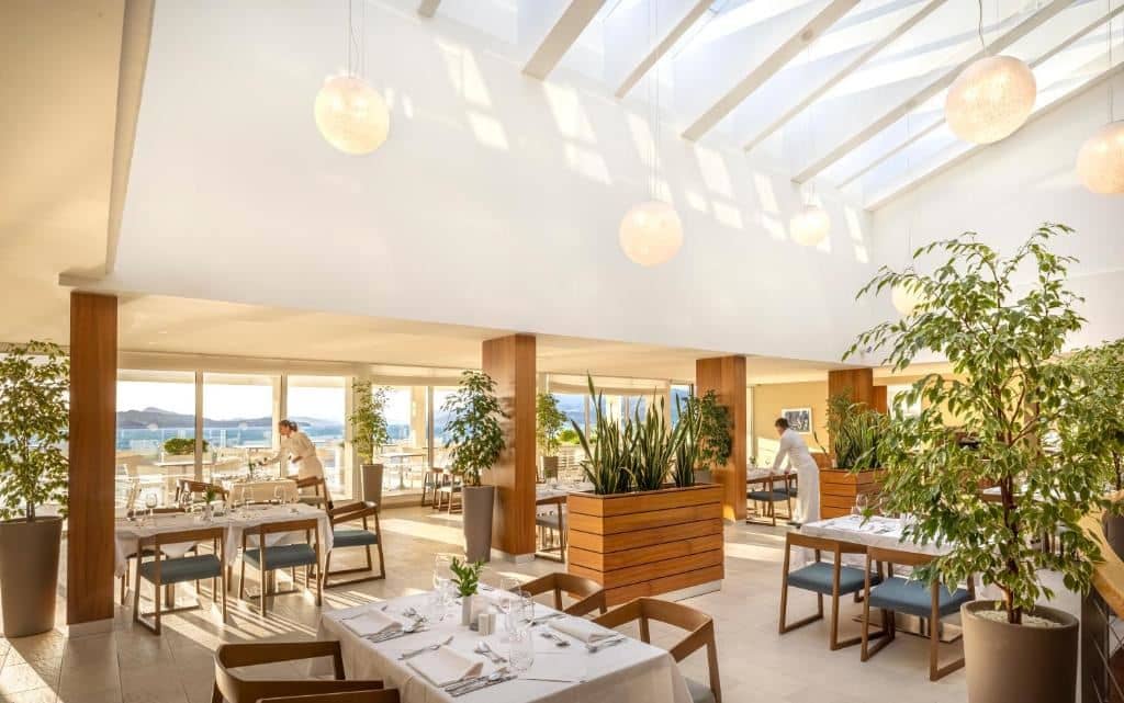 restaurants-restaurants