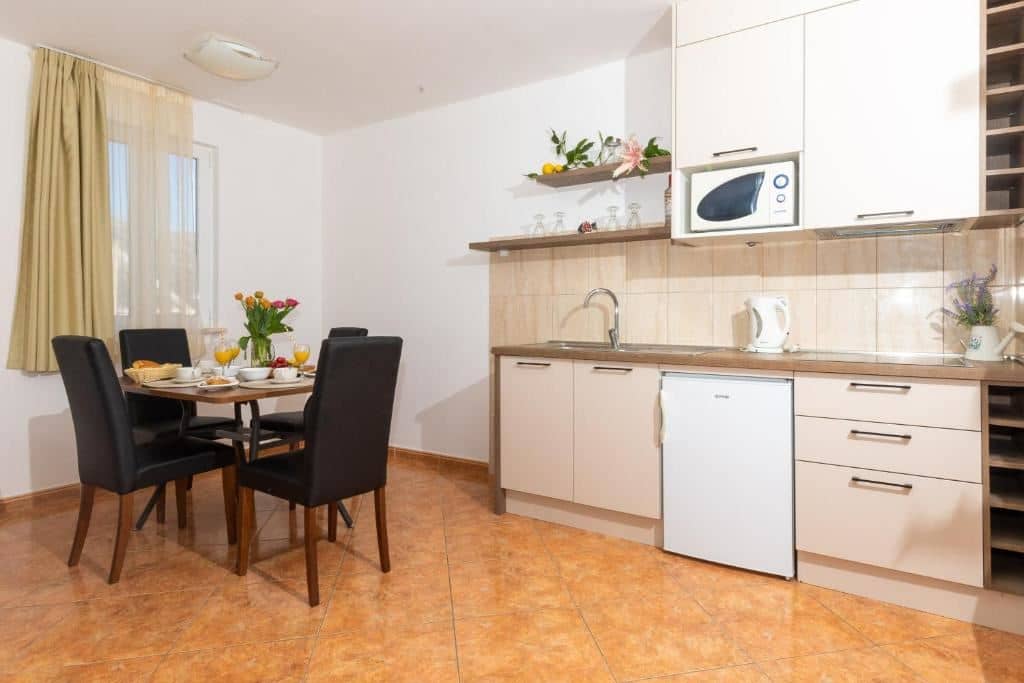 rooms-2-bedroom-standard-apartment