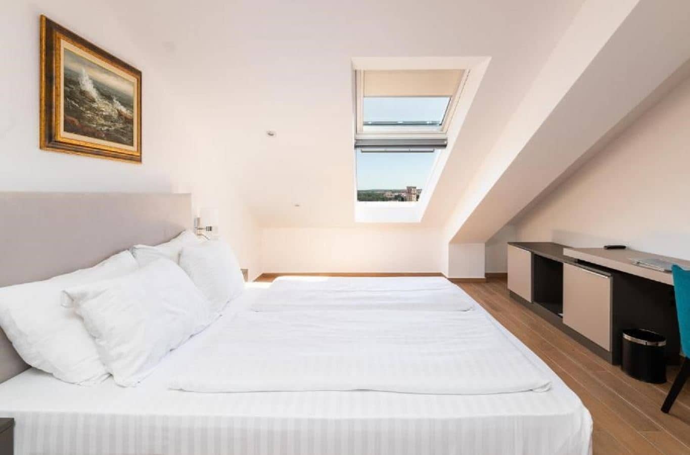 rooms-basic-room
