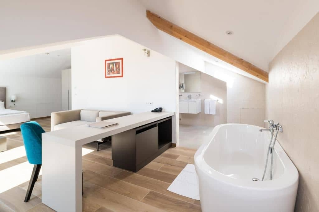 rooms-junior-suite
