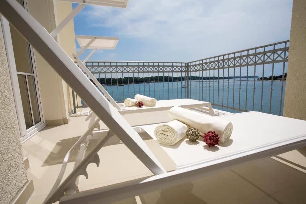 rooms-standard-suite