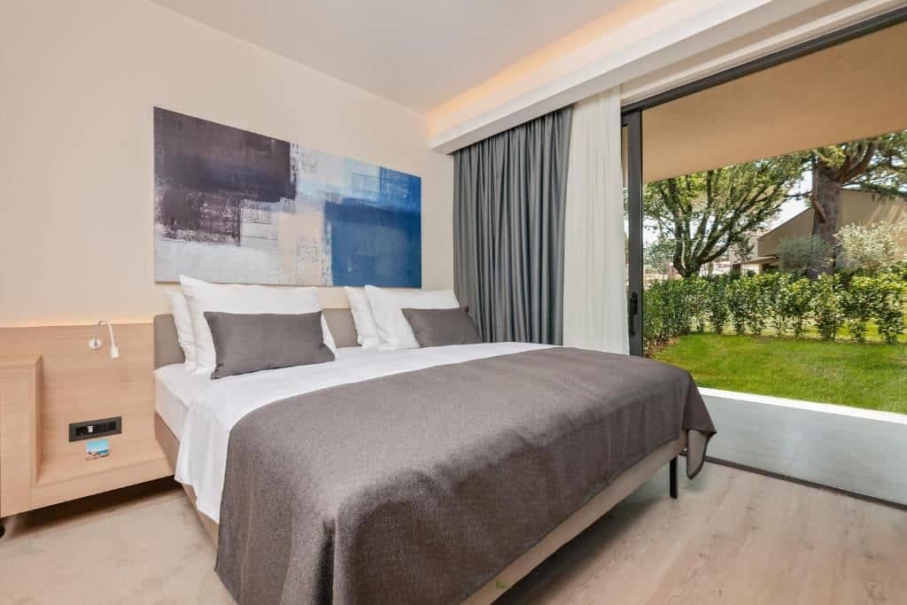rooms-garden-building-suite-park-view-terrace