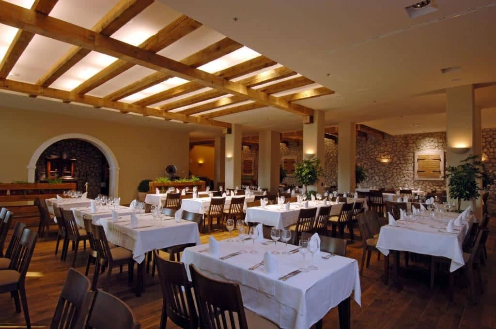 restaurants-restaurants