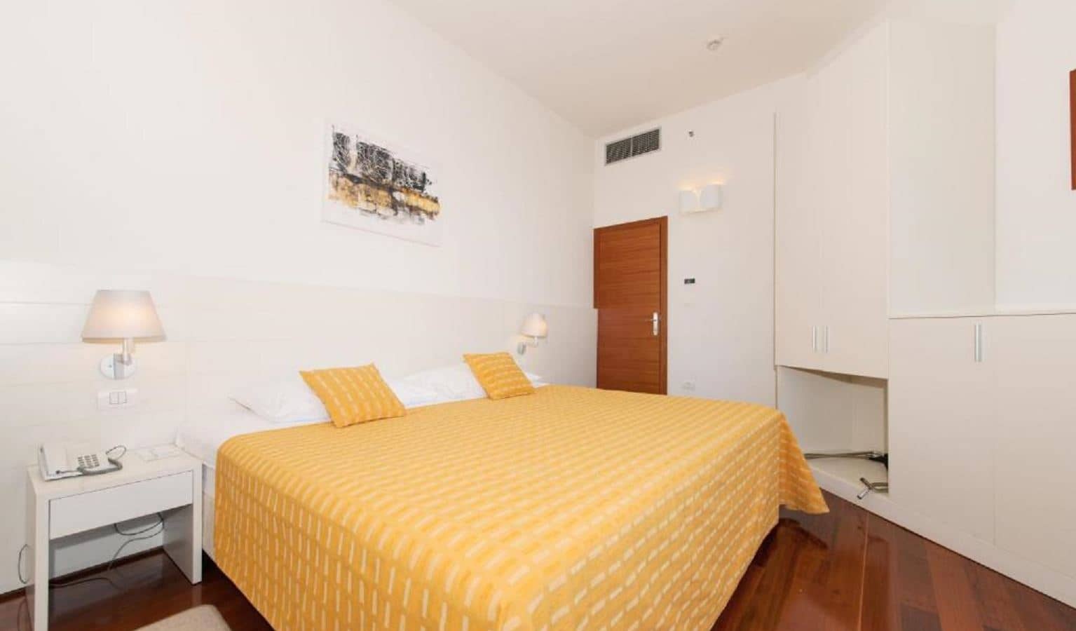rooms-premium-suite-balcony-or-terrace