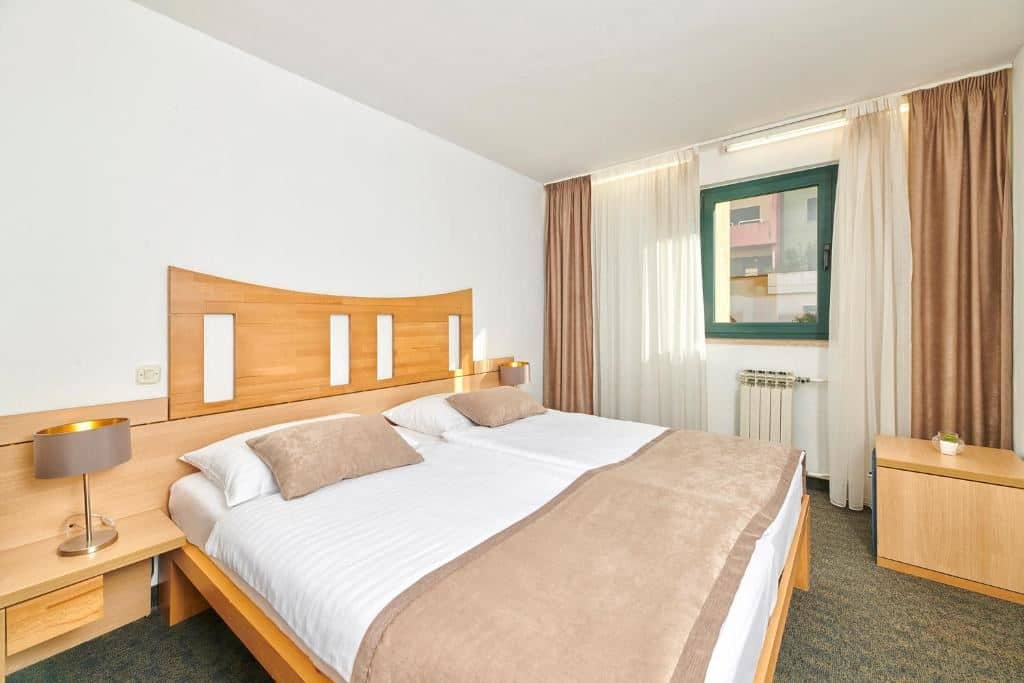 rooms-double-comfort-room-park-view