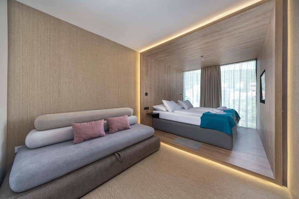 rooms-double-superior-room-frenchbalcony