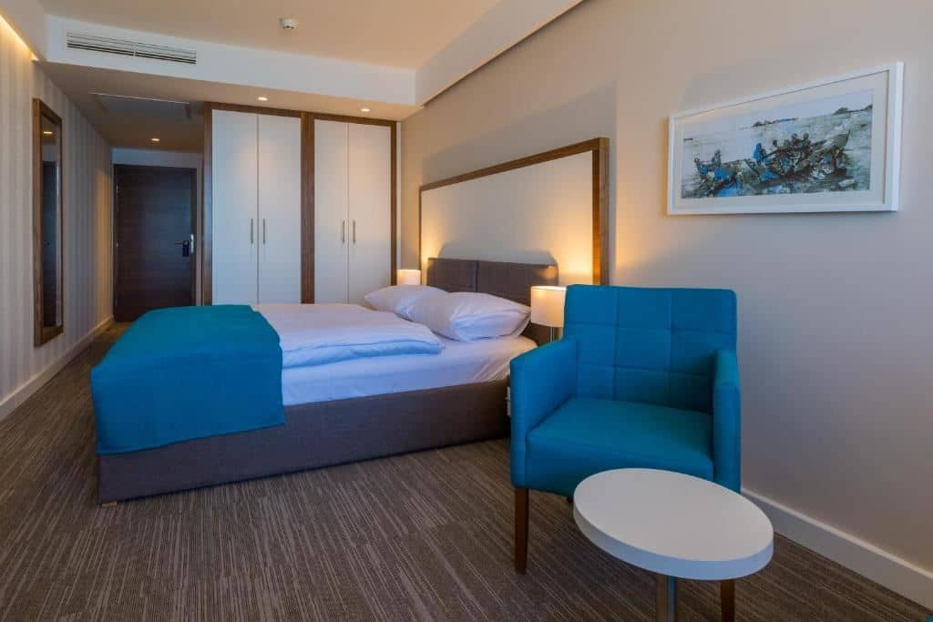 rooms-double-standard-room-frenchbalcony