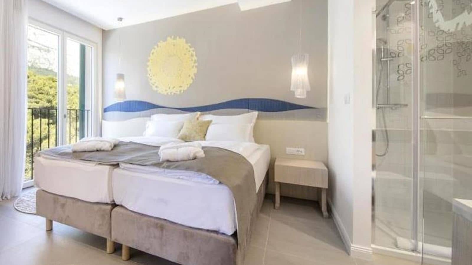 rooms-room-economy