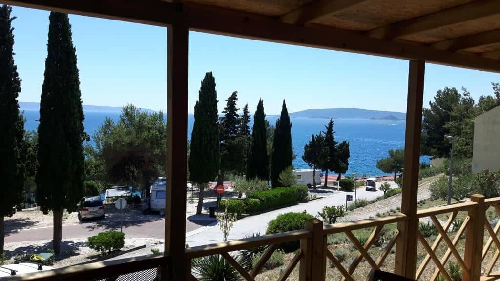 rooms-2-bedroom-standard-mobilehome-seaview-terrace