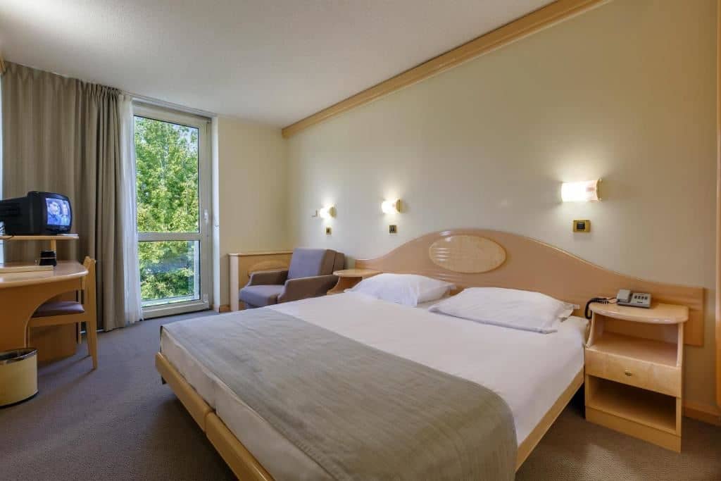 rooms-double-standard-room-economy