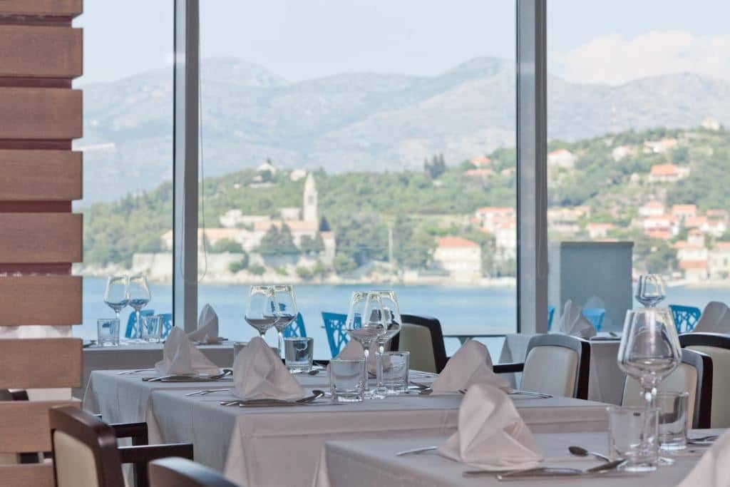 restaurants-restaurants