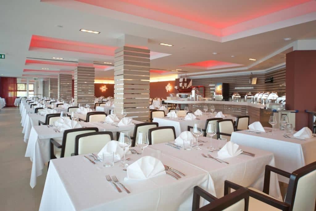 restaurants-restaurants