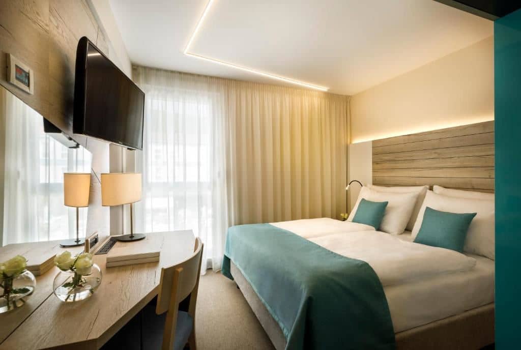 rooms-2-connectingrooms-standard-familyroom