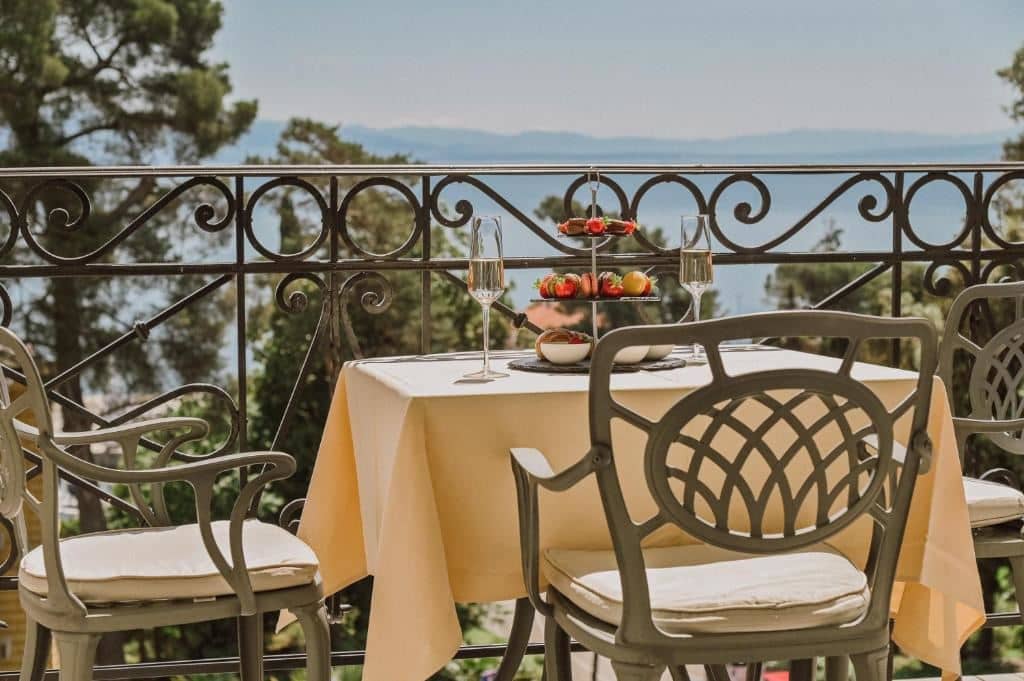 rooms-standard-room-seaview