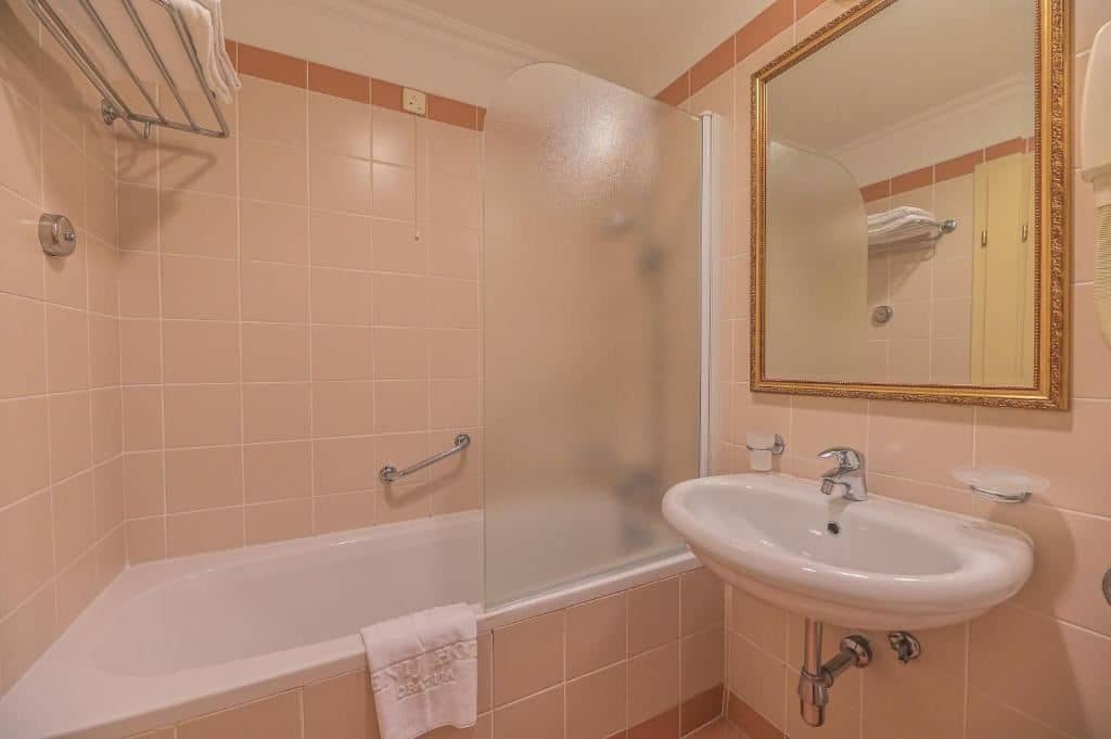 rooms-standard-room