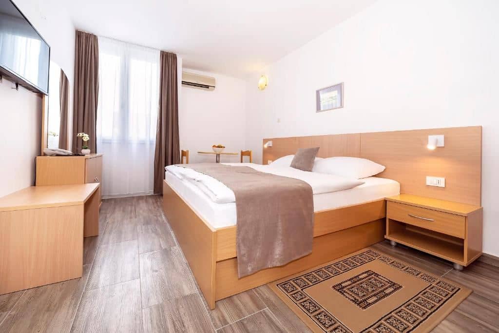 rooms-double-standard-room