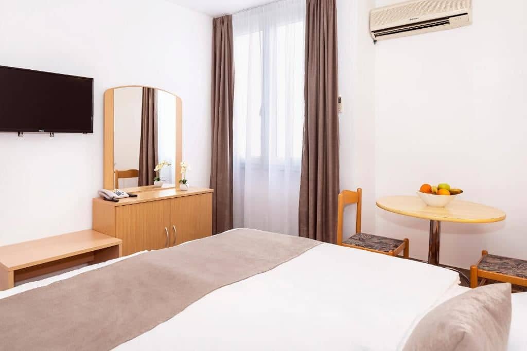 rooms-double-standard-room