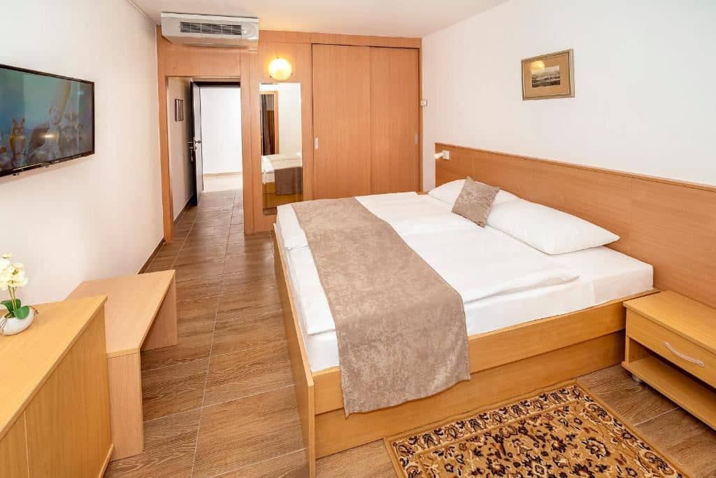 rooms-double-standard-room