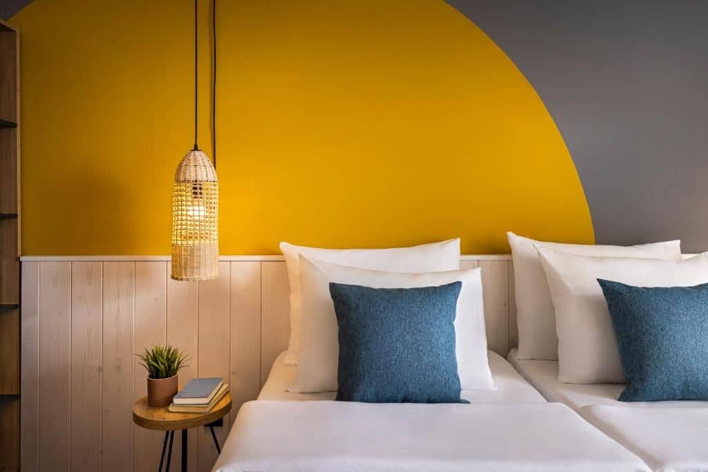 rooms-classic-room
