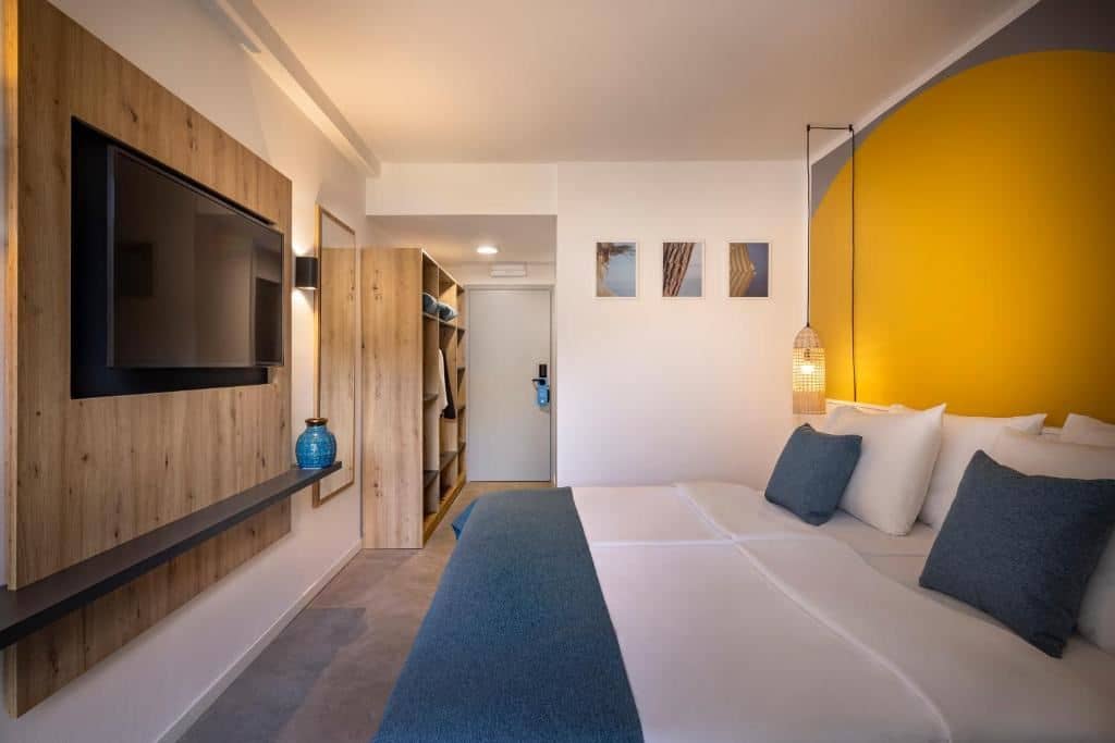 rooms-classic-room