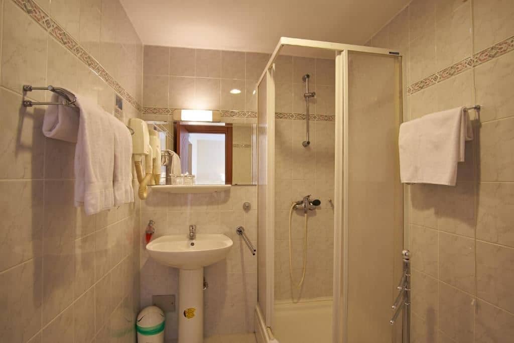 rooms-annex-room-economy