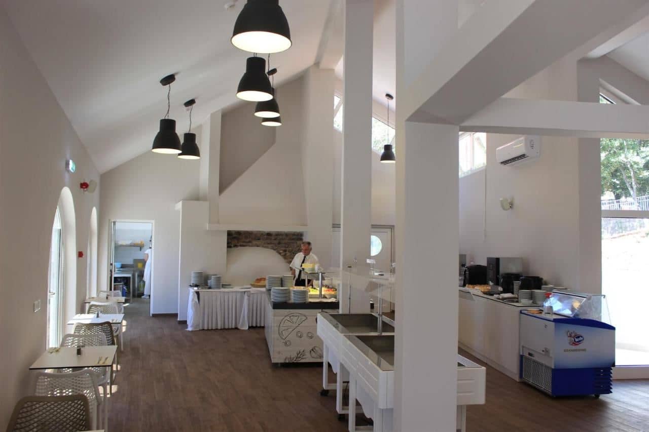 restaurants-restaurant