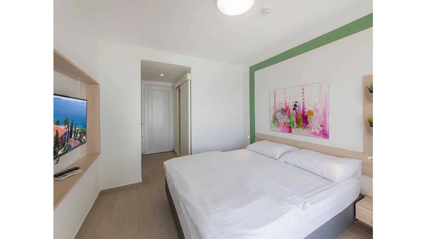 rooms-comfort-room-seaside-balcony