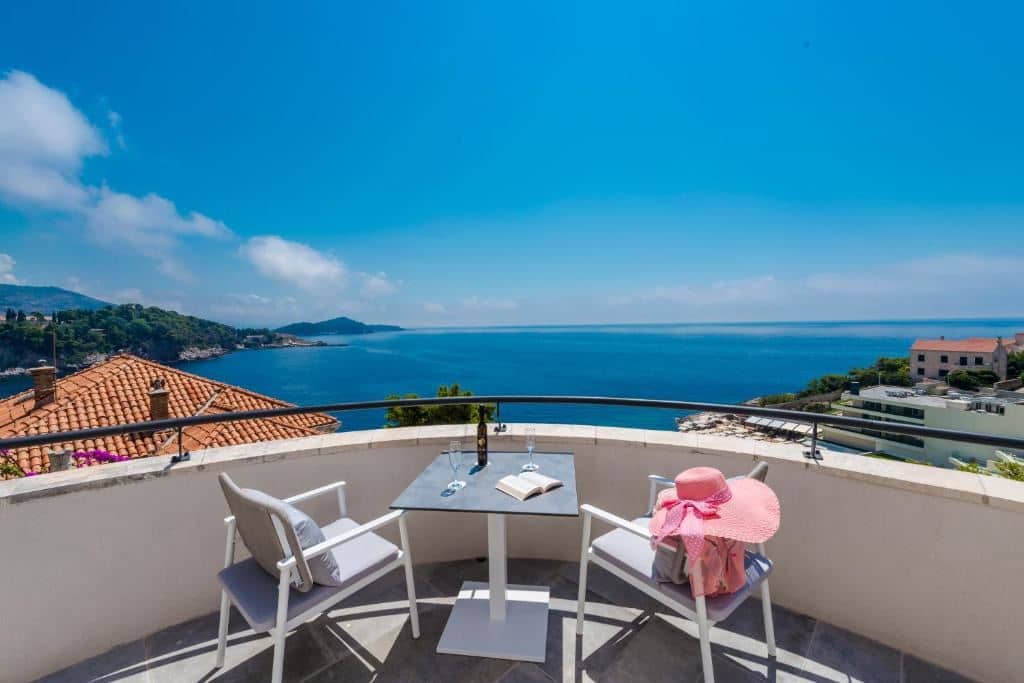 rooms-superior-room-sea-view-balcony-or-terrace