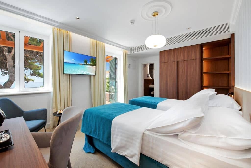 rooms-superior-room-sea-view-balcony-or-terrace