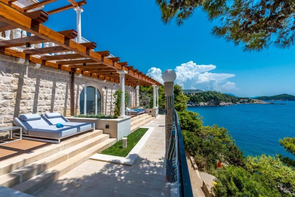 rooms-superior-room-sea-view-balcony-or-terrace