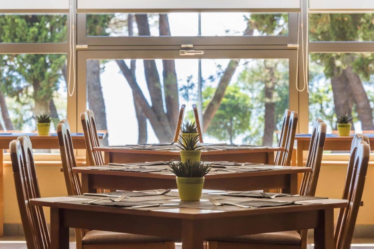 restaurants-restaurants
