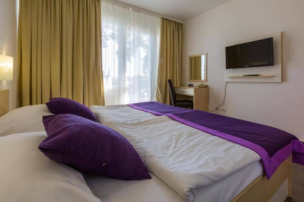 rooms-standard-room