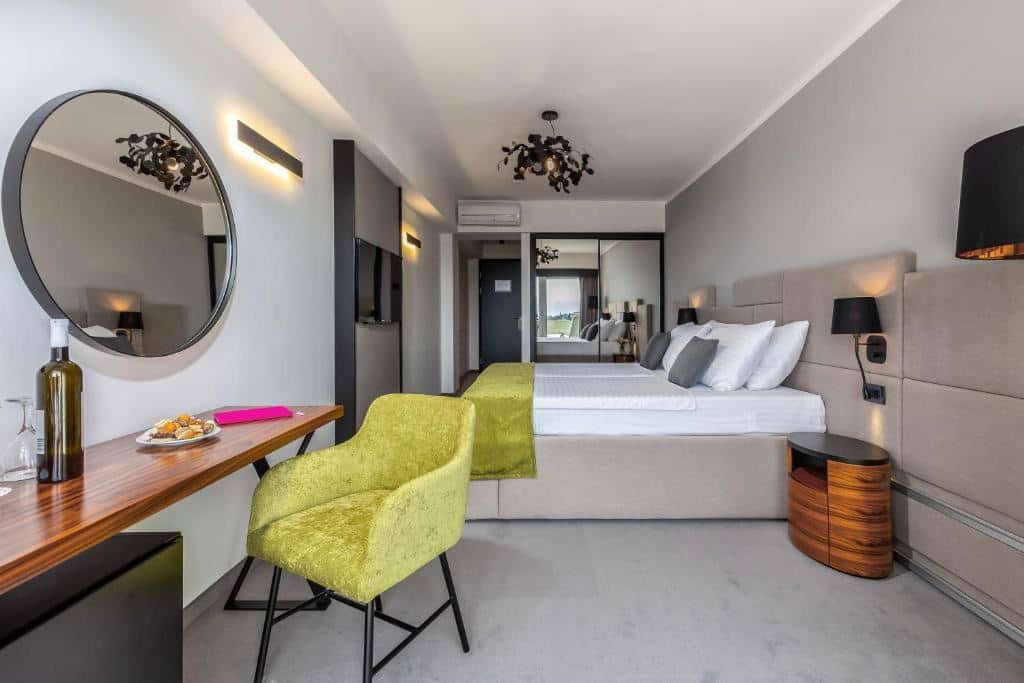 rooms-twin-room-seaside-balcony