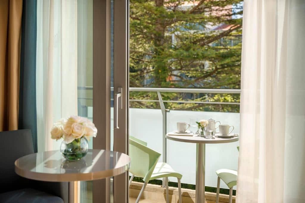 rooms-double-classic-room-park-view-balcony-or-terrace