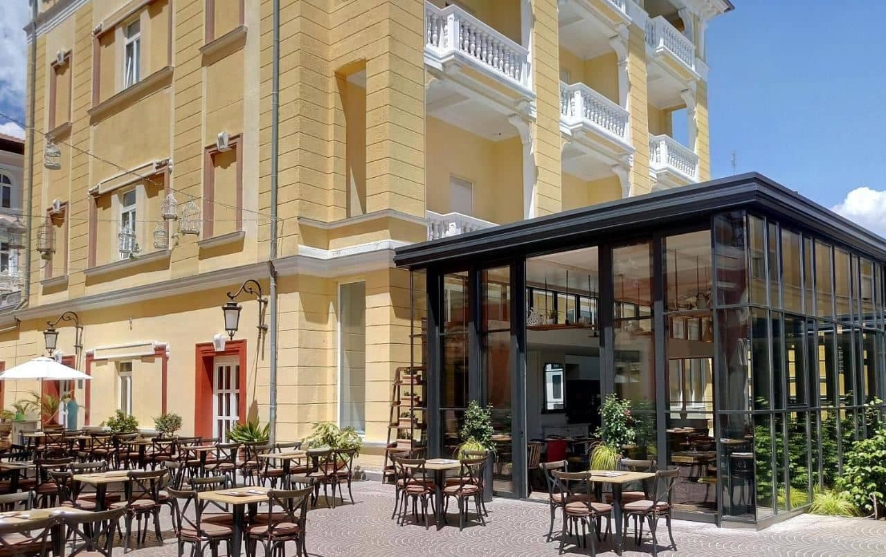 restaurants-restaurants