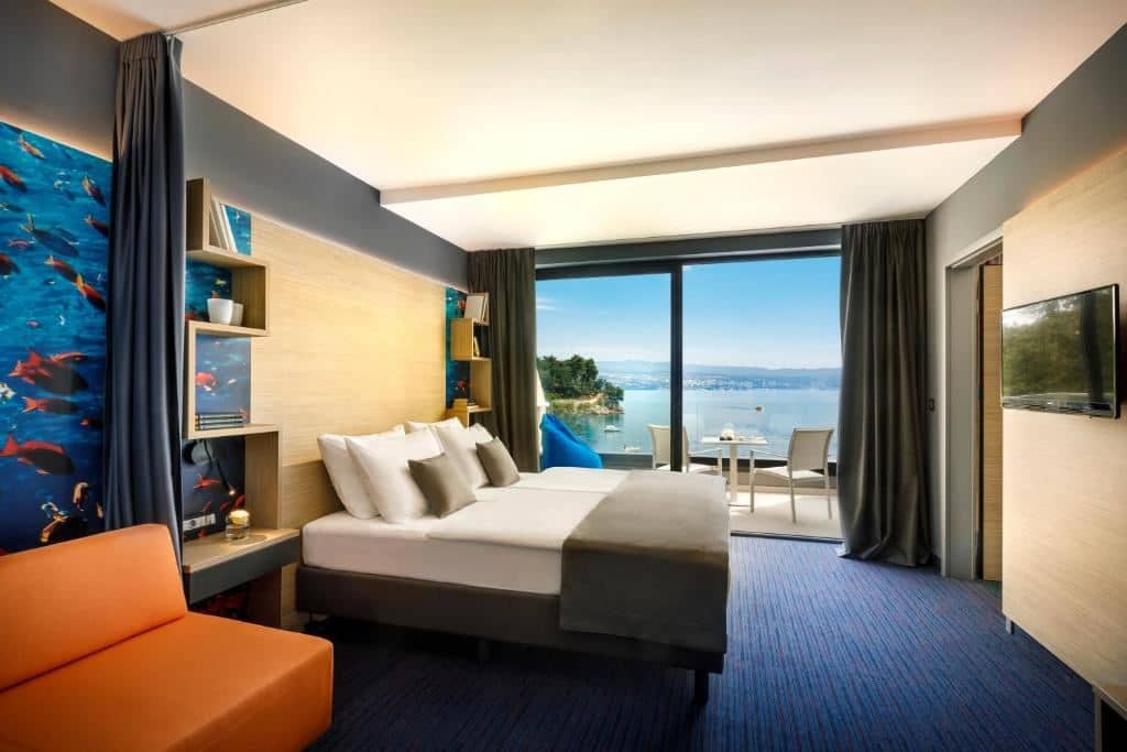 rooms-2-connectingrooms-superior-familyroom-seaview-balcony