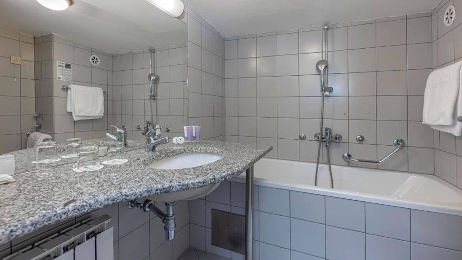 rooms-double-standard-room-attic
