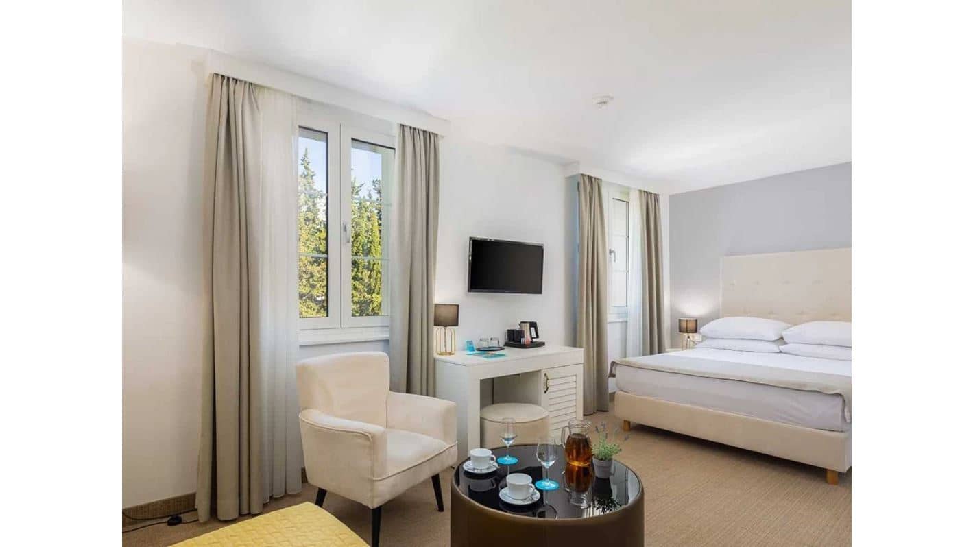 rooms-standard-room