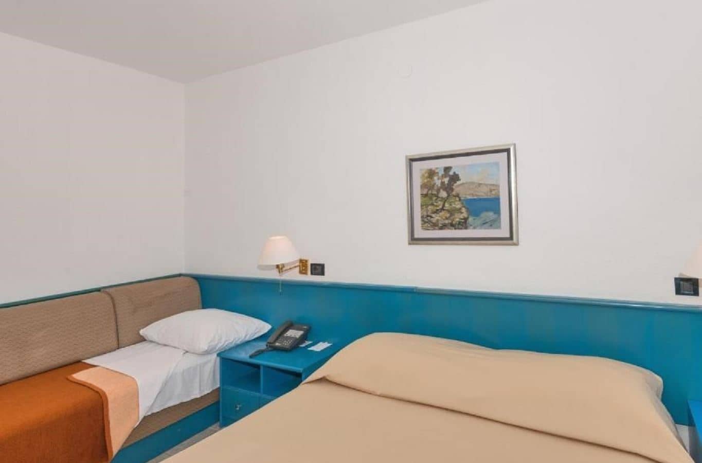 rooms-double-superior-room-seaside-balcony