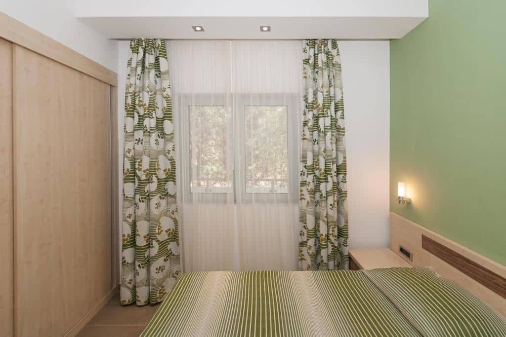 rooms-triple-superior-room-balcony