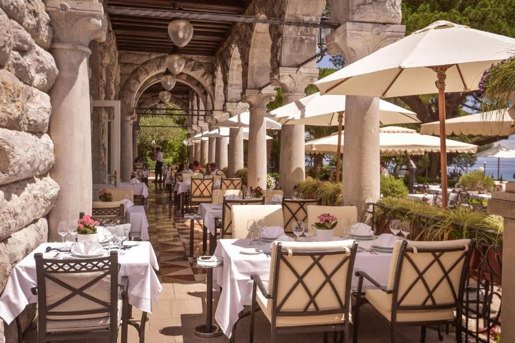 restaurants-restaurants
